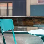 Guestready - Grit & Glam *