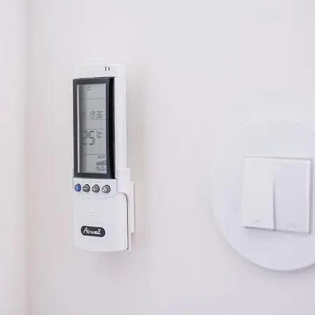 Guestready - Grit & Glam