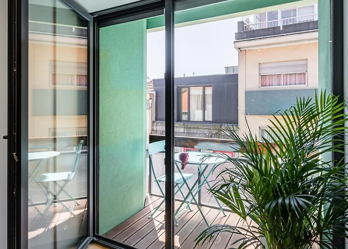 Guestready - Grit & Glam