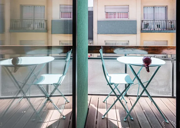 Guestready - Grit & Glam